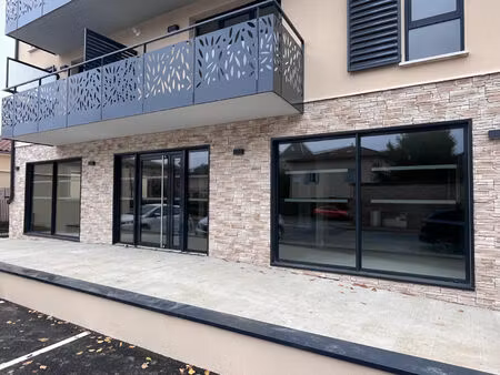 location commerce 116 m² à jassans-riottier (01480)