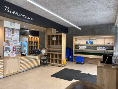 location commerce 138 m² à reims (51100)