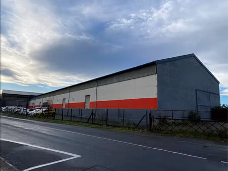 location local industriel 1580 m² à lescar (64230)