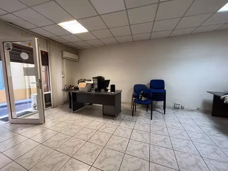 location commerce 45 m² à aubagne (13400)