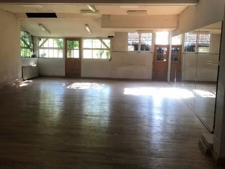 location commerce 130 m² à lourdes (65100)