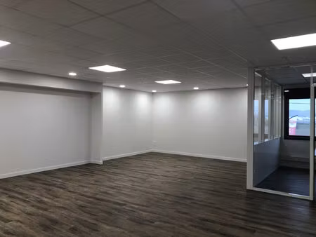 location commerce 90 m² à sainte-bazeille (47180)