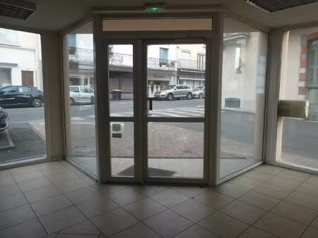 location commerce 110 m² à lourdes (65100)