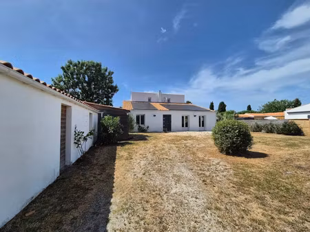 vente maison 5 pièces 156 m² à dolus-d'oléron (17550)  399 780 €