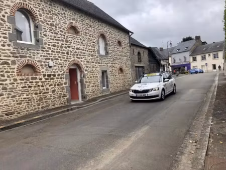 location appartement 2 pièces 45 m² à marcillé-la-ville (53440)  365 €