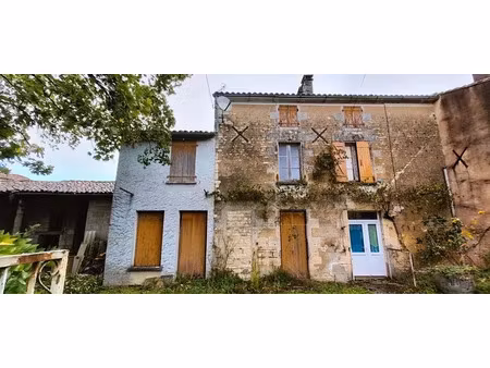 vente maison 7 pièces 172 m² à coulonges (16330)  69 000 €