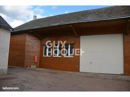 location local industriel 250 m² à neuville-aux-bois (45170)