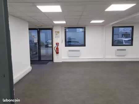 local 275 m2