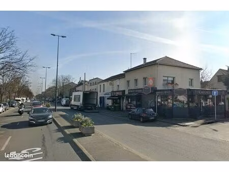 boutique 293 m² bobigny