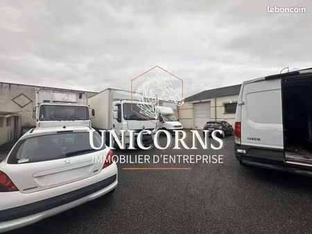 local industriel 330 m²