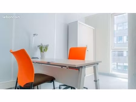 bureau privé à louer – 1 à 2 postes – ambiance pro & conviviale