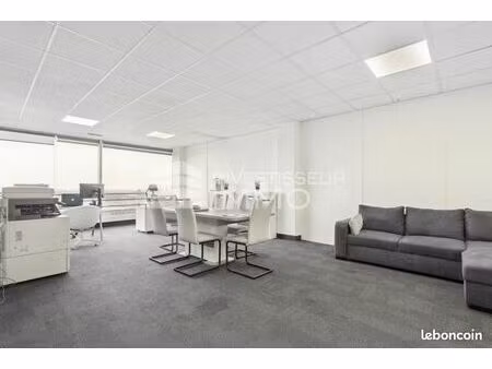 local d'activité 1 620 m²