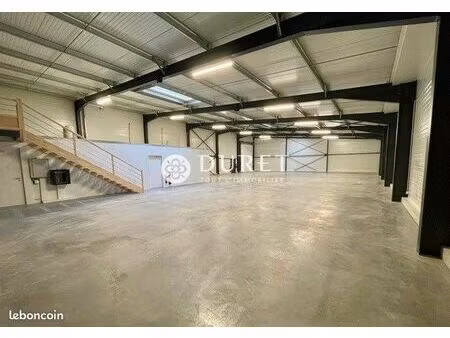 local 568 m² les achards