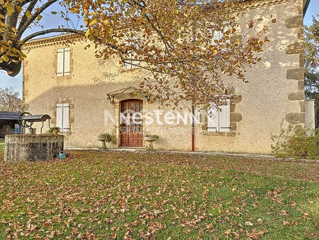 a vendre maison bars 6 pièces 162 m2 sur un terrain clôturé de 2382m2