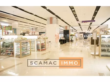 local commercial de 550m²