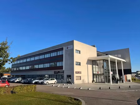 location bureau isneauville 76230