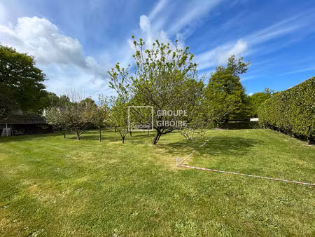a vendre - en exclusivite - agence giboire- terrain libre de constructeur de 852 m2 - guig