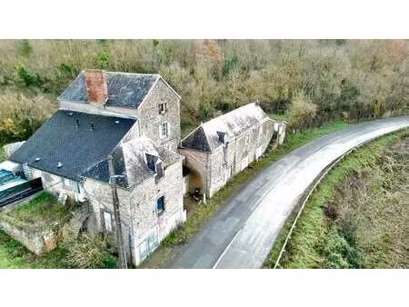 vente immeuble à airvault (79600) : à vendre / 279m² airvault