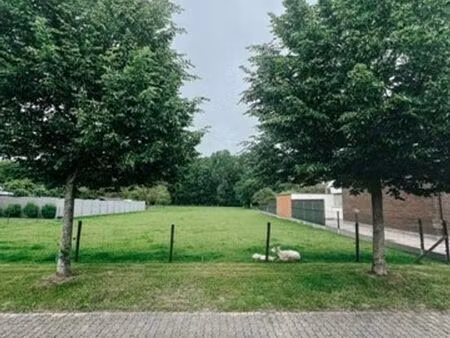 terrain à bâtir situé au centre de la ville