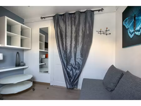 beau studio avenue hoche paris 8eme