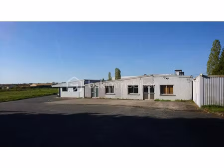 vente immeuble 15 pièces 1200 m² à dissay (86130)  300 000 €