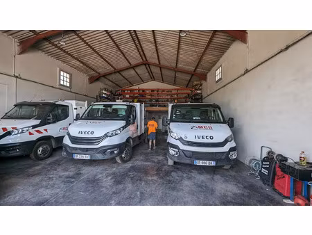 vente locaux professionnels 240 m² à le luc (83340)  890 000 €