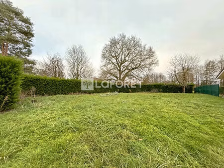 terrain polliat 856 m2