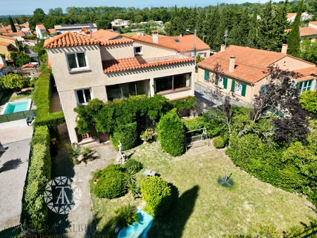 saint-genis-des-fontaines - villa de 308 m2 avec 3 apparteme