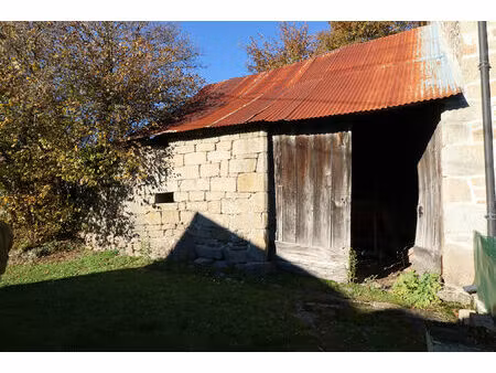 correze. st augustin. grange mitoyenne avec terrain de 2959m2
