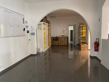 location local commercial 400m2 villemolaque 66300 - 4800 € - surface privée