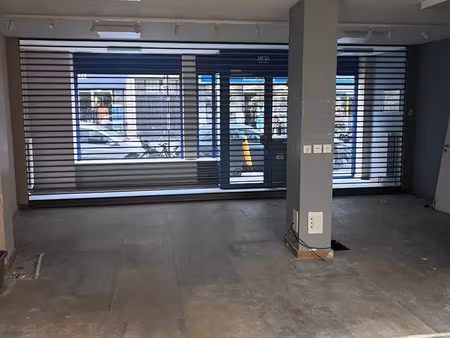 a louer - 480 m2 - rue oberkampf - extraction