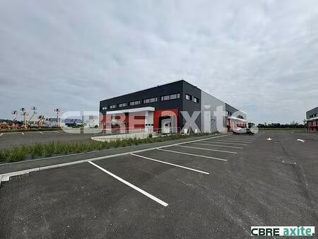 location local d'activités heyrieux 4 659 m²
