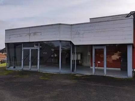 location local d'activités ruffec 340 m²