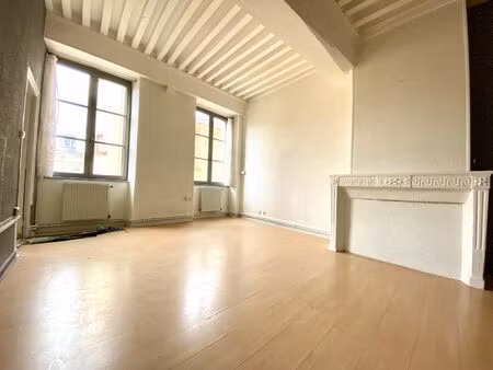 bureaux au centre de tournus de 76m²