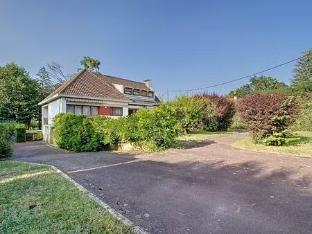 maison d'architecte  200 m² habitable  spacieux terrain constructible - 01190 pont de vaux