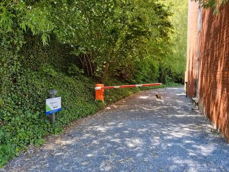 parking à louer à jambes (vbc12240)