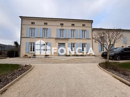maison charentaise de 201 m2 - parcelle 993m2 - piscine