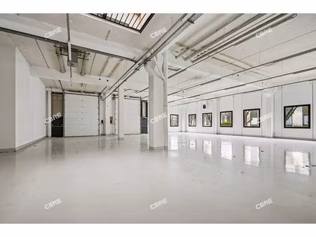 location local d'activités cergy 4 493 m²