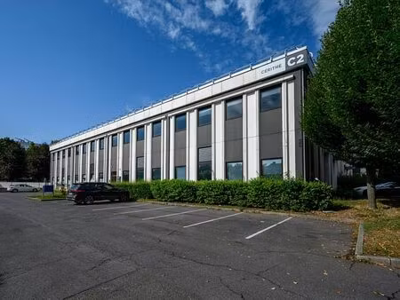 location local d'activités cergy 5 721 m²