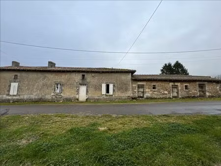 vente maison 4 pièces 157 m² montbron (16220)