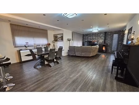 maison 7 pièces - 203 m²