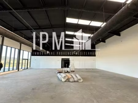 a louer local d'activité de 2.430 m² - 13680 lancon provence