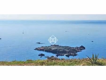 terrain avec vue panoramique agay (83)