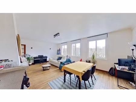 location appartement 3 pièces 95 m² à bièvres (91570)