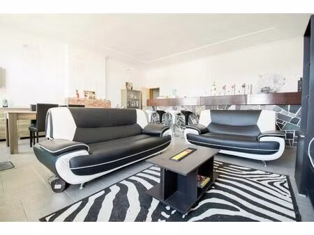 immeuble de rapport à vendre avec terrasse et jardin   piéton (vaz05570)
