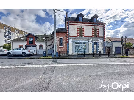 immeuble commentry m² t-8 à vendre  45 200 €