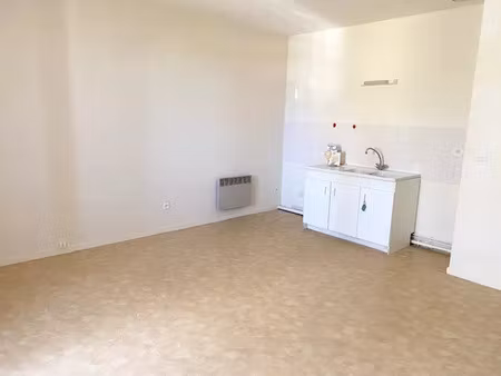 location appartement 1 pièce 31 m² à lignac (36370)