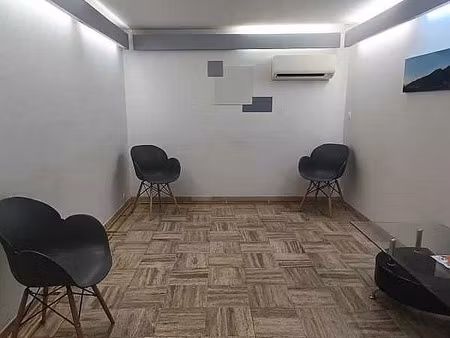location bureau chatellerault 106 m²