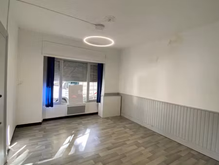 location commerce 60 m² à castelnaudary (11400)