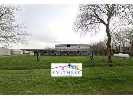 location commerce 447 m² à fontcouverte (17100)